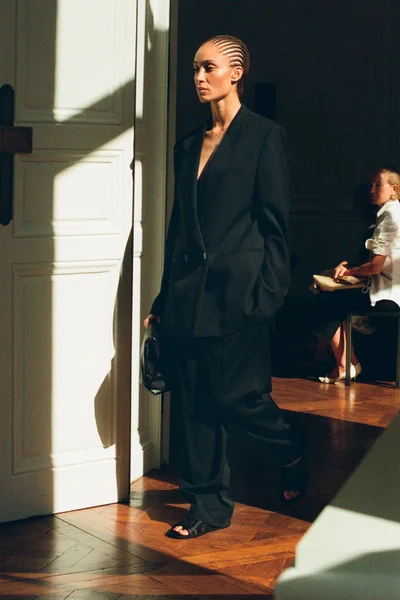 Look 30